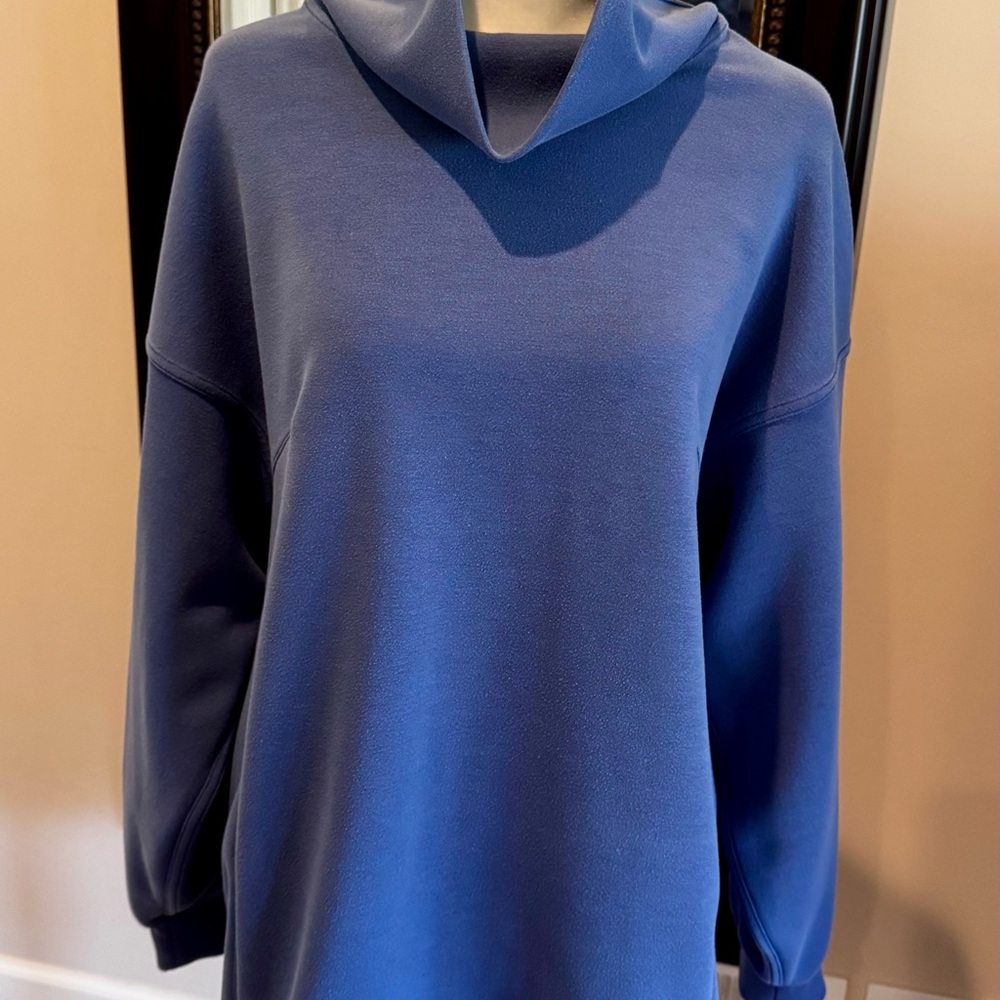 Lululemon Athletica Blue cowel neck